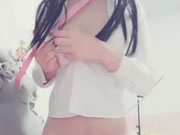 เด็กสาวจีนที่สมบูรณ์แบบสีชมพูดิลโด้และขี้ผึ้งหยด
