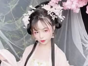 สาวจีนน่ารักถ่ายรูป